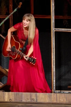 taylor-swift-eras-tour-indianapolis-il-2024-billboard-1548