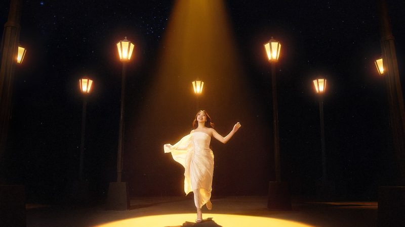 ARTWORK NAURA AYU – LAMPU JALAN